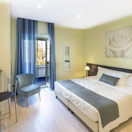 Pascucci Al Porticciolo Hotel Фьюмичино Экстерьер фото