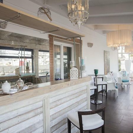 Pascucci Al Porticciolo Hotel Фьюмичино Экстерьер фото