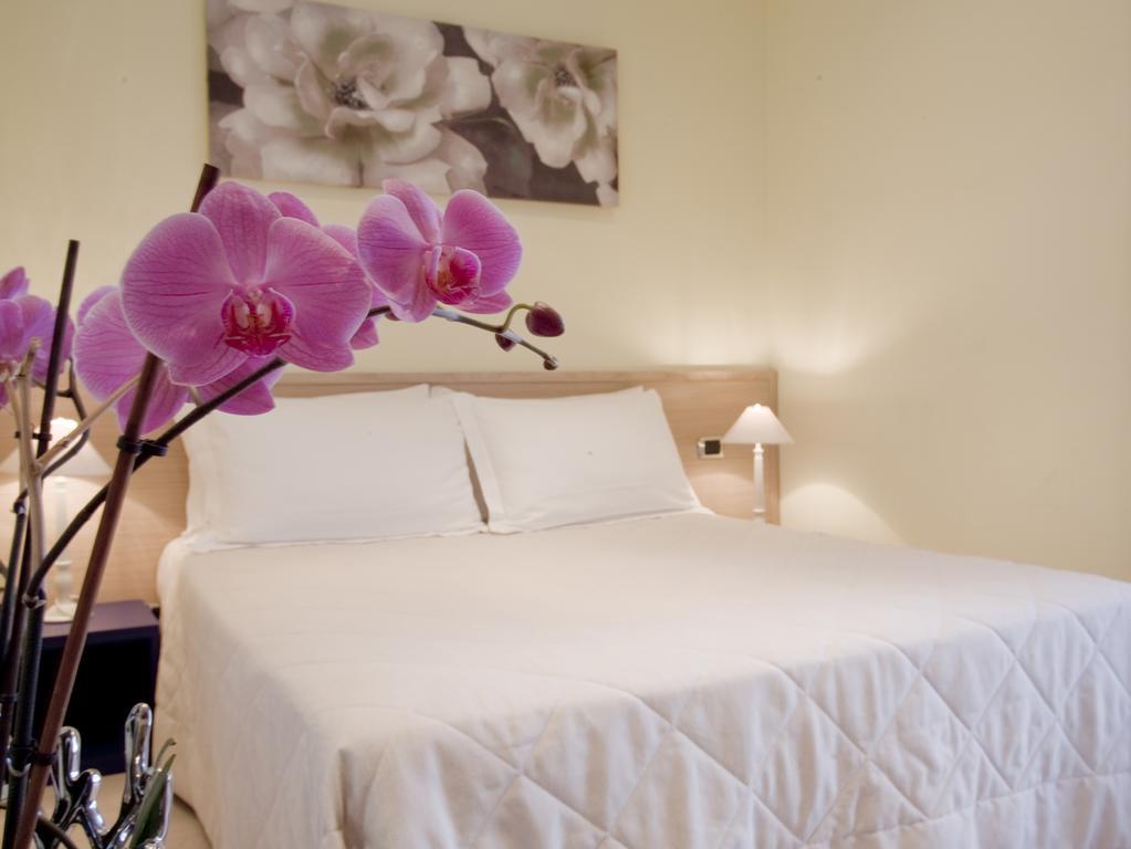 Pascucci Al Porticciolo Hotel Фьюмичино Экстерьер фото
